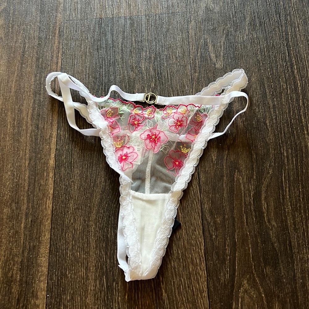 Lounge Thong